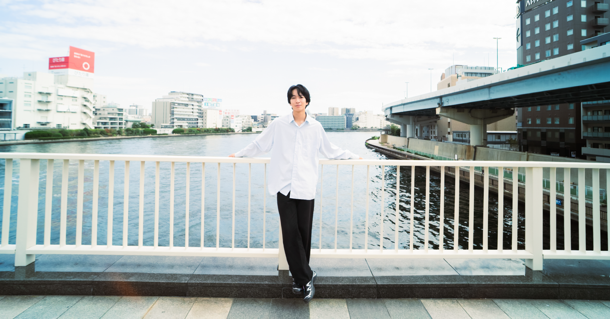 俳優・小川佑と巡る日本橋浜町〜水天宮前。新旧を楽しむ街歩き