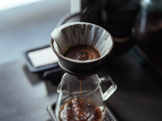 夏の夜長にデカフェコーヒーを