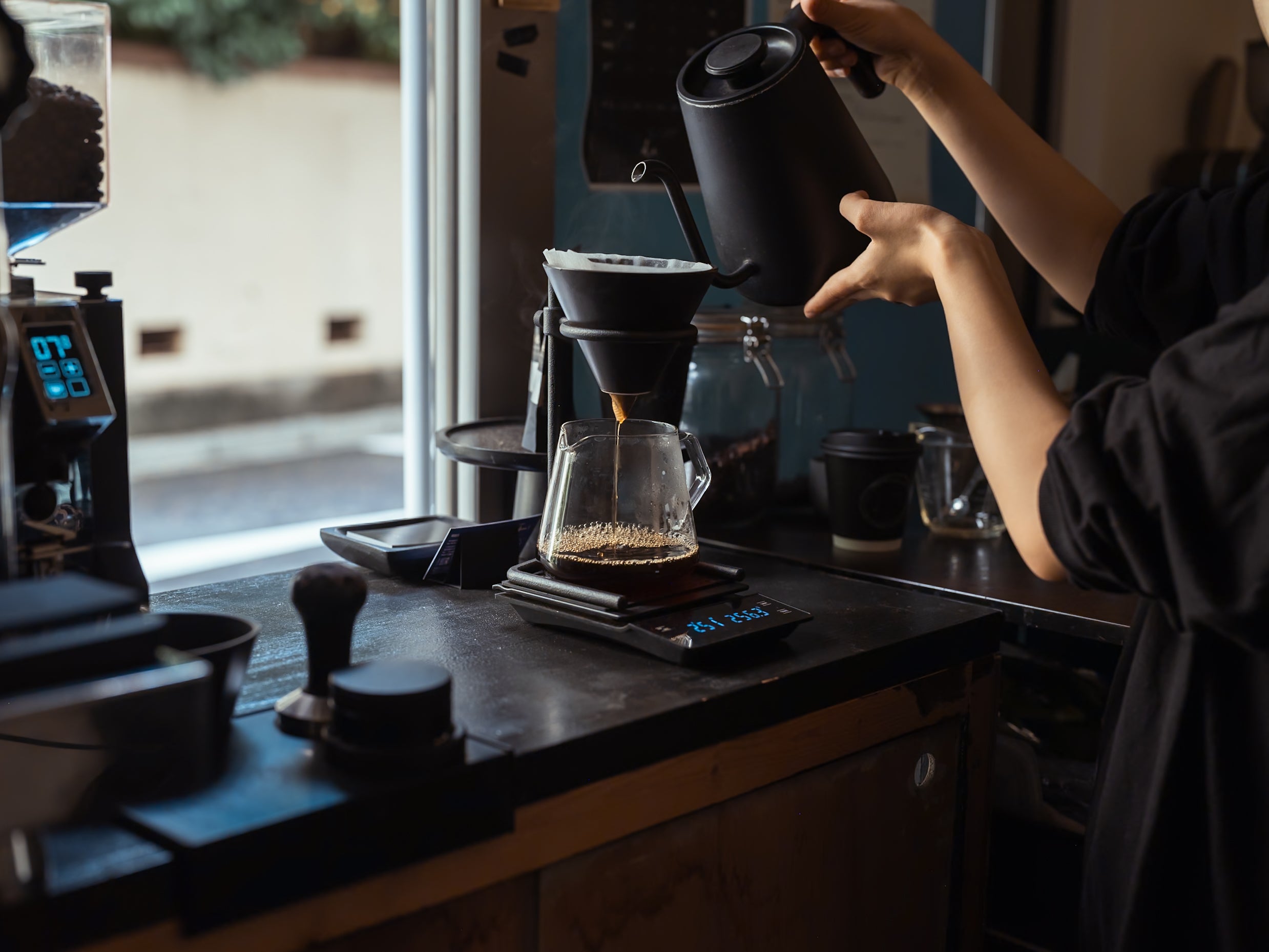 デカフェ専門コーヒースタンド｜de. coffee roasters