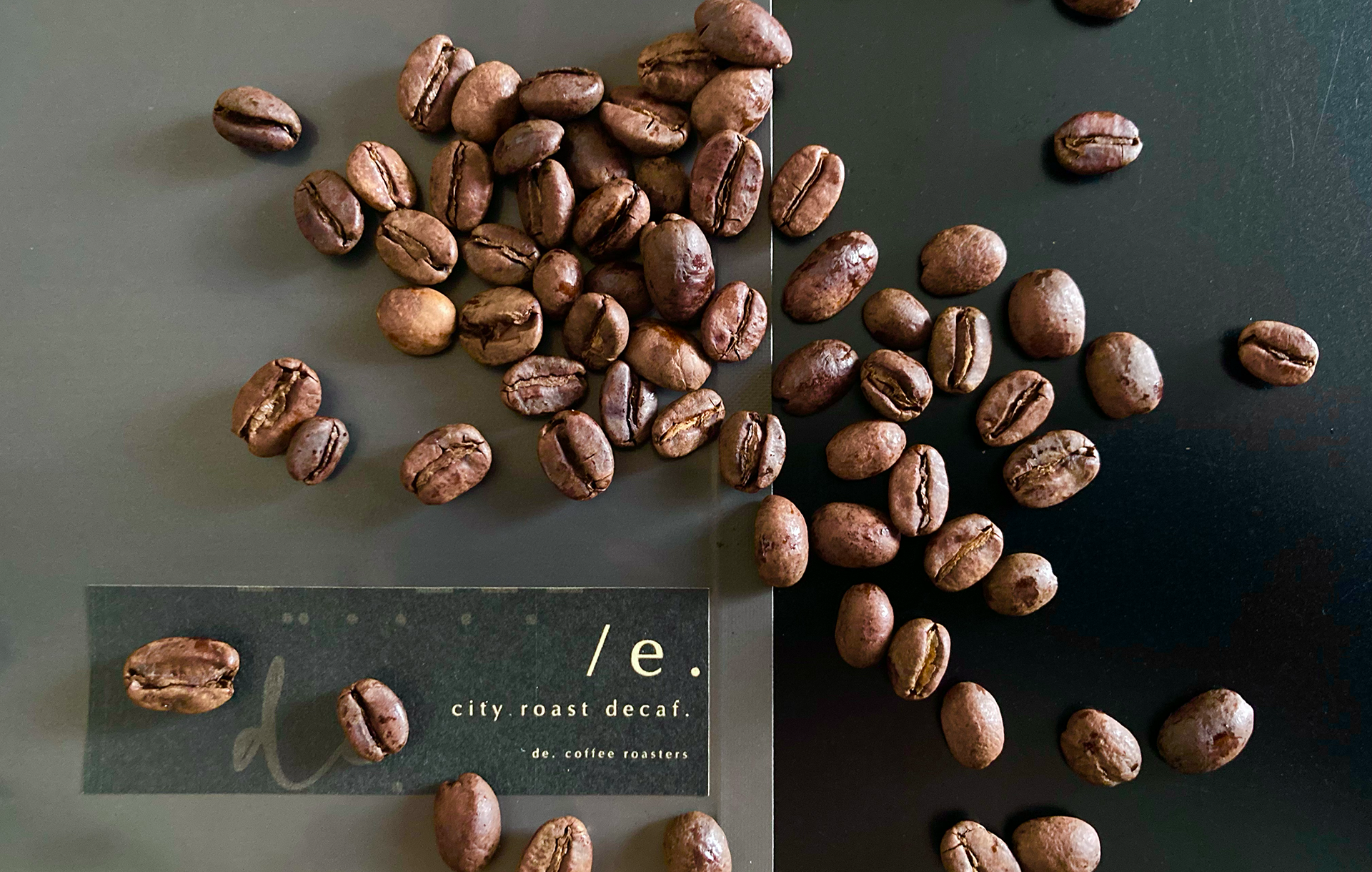 ディカフェコーヒー豆 (150g)|e./city roast (中深煎り) – de ディカフェコーヒー豆 (150g)|e./city roast (中深煎り) – de
